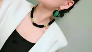 modern outlook with chinese imperial jewelry